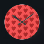 Red Heart Runde Wanduhr<br><div class="desc">for valentines day, wedding day, wedding,  anniversary, marry me, love, i love you, red hearts, Happy Valentine's Day,  beautiful and romantic, 
You can change the background.</div>