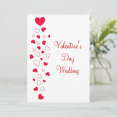Red Hearts Design Valentinstag Wedding Einladung (Stehend Vorderseite)