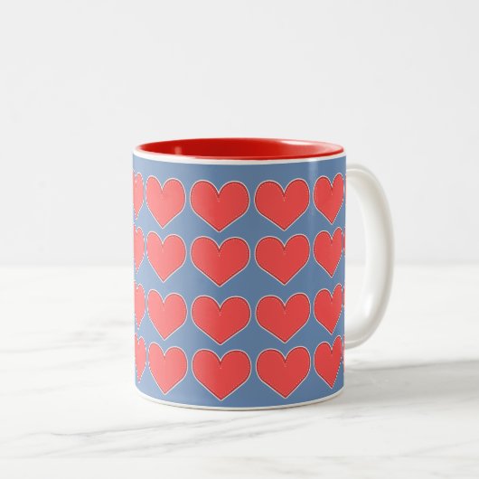 Red Hearts on Blue Pattern Zweifarbige Tasse (VorderseiteRechts)