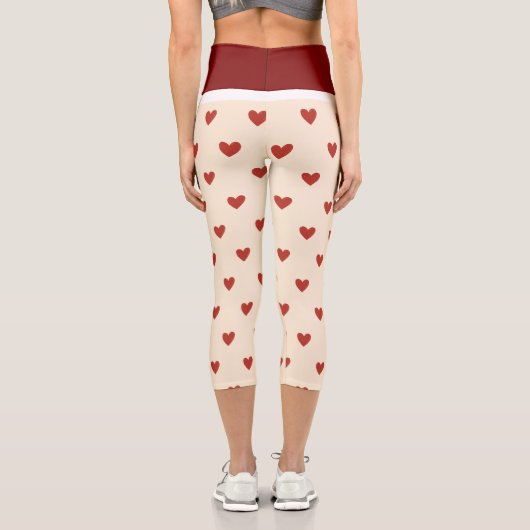 Red Hearts Pattern on Cream Background Leggings (Rückseite)