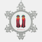 Red High Heels mit Weihnachtskränzen Schneeflocken Zinn-Ornament (Vorderseite)