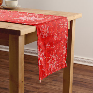 Red Holiday Snowflakes Kurzer Tischläufer