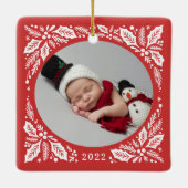 Red Holly 2 Foto mit Jahr Weihnachten Keramikornament (Rückseite)