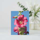 Red Hollyhock Against a Blue Sky Postkarte (Stehend Vorderseite)
