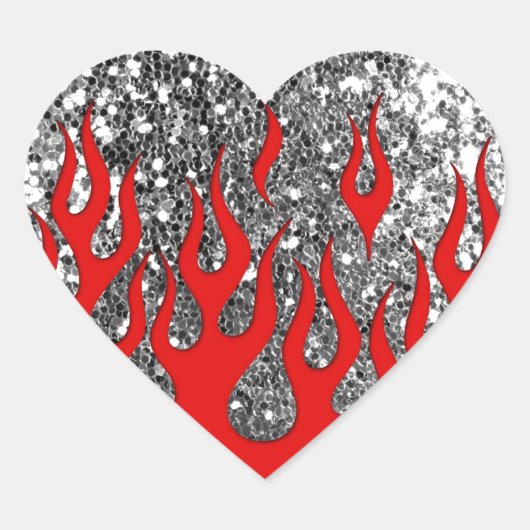 Red Hot Flames auf Silver Glitzer Look Herz-Aufkleber (Vorderseite)