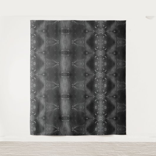 Red Ikat Tox Black & White Wandteppich (Vorderseite)