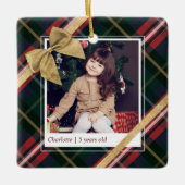 Red Kariert Gift Wrapped & Gold Bow Dieses Foto Keramikornament (Vorderseite)