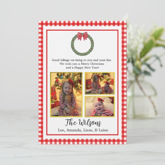 Red Kariert Kranz mit Bow Foto Weihnachtskarte Ankündigung (Stehend Vorderseite)