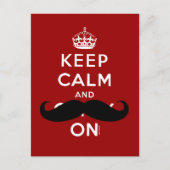 Red Keep Calm und Tragen auf Mustache Spaß Postkar Postkarte (Vorderseite)