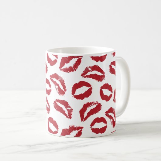 Red Kiss Lips Pattern Mug – Bold & Flirty Kaffeetasse (VorderseiteRechts)