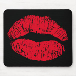 Red Kissing Lips auf schwarz Mousepad