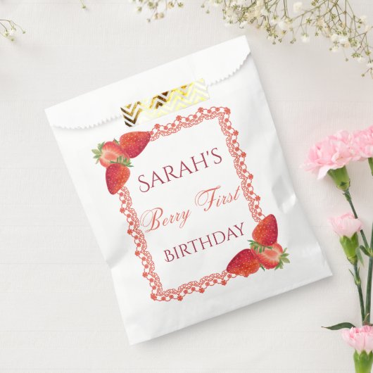 Red Lace Berry First Birthday  Geschenktütchen (Versiegelt)
