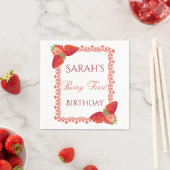 Red Lace Berry First Birthday  Serviette (Beispiel)