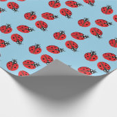 Red Lady Bug Illustration Light Blue Geschenkpapier (Ecke)