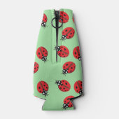 Red Lady Bug Illustration Light Green Flaschenkühler (Rückseite)