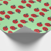 Red Lady Bug Illustration Light Green Geschenkpapier (Ecke)