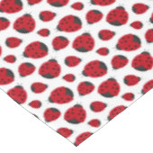 Red Ladybug Pattern Tischdecke (Schrägansicht)