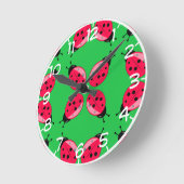 Red Ladybugs Runde Wanduhr (Winkel)