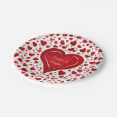 Red Liebe Herzmuster Valentine Name Party Pappteller (Schrägansicht)