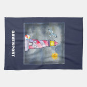 Red Lighthouse mit einem Stormy Background Handtuch (Horizontal)