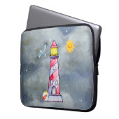 Red Lighthouse mit einem Stormy Background Laptopschutzhülle (Vorderseite Links)