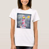 Red Lighthouse mit einem Stormy Background T-Shirt (Vorderseite)