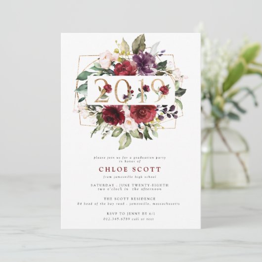 Red Lila Gold Floral 2019 Graduation Party Einladung (Stehend Vorderseite)