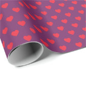 Red Lila Tiny Hearts Gemustertes Wrapping Paper Geschenkpapier (Rolleneckpunkt)