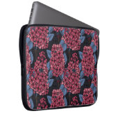 Red lilac on dark blue laptopschutzhülle (Vorne Rechts)