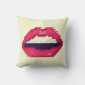 Red lips made of small triangles, pixelshipster,pi kissen