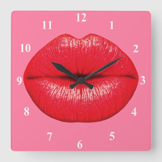Red Lipstick big pop art lips on girly pink Quadratische Wanduhr (Vorderseite)