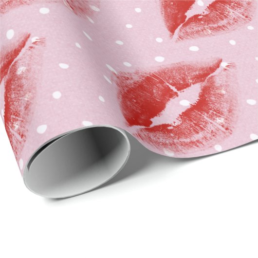 Red Lipstick Kiss auf Polka Dots Geschenkpapier (Rolleneckpunkt)