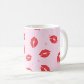 Red Lipstick Kisses auf rosa Hintergrundemuster Kaffeetasse (VorderseiteRechts)
