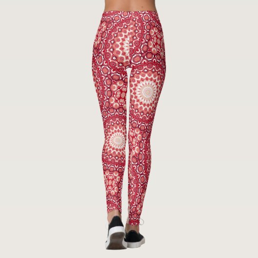 Red Mandala Muster in Fiery Gradient Leggings (Rückseite)