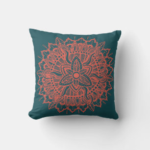 Red Mandala Ornament Throw Kissen