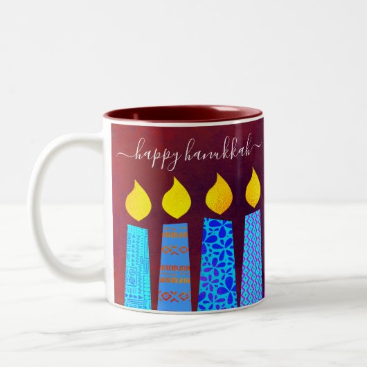Red Menorah Candles Happy Hanukkah Skript Bold Zweifarbige Tasse (Links)