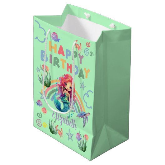Red Mermaid Gift Bag in Green Mittlere Geschenktüte (Vorderseite Schrägansicht)