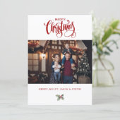 Red Merry Christmas Calligraphy Typography Photo Feiertagskarte (Stehend Vorderseite)