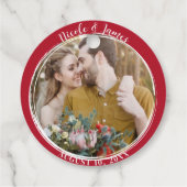 Red Minimal Trendy Round Foto Wedding Geschenkanhänger (Rückseite)