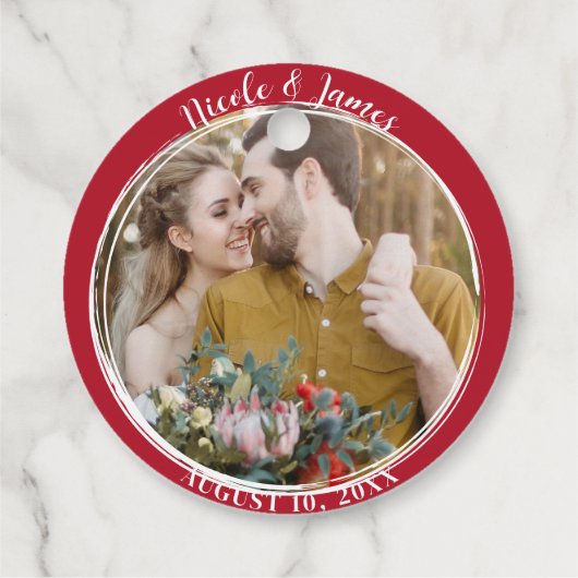 Red Minimal Trendy Round Foto Wedding Geschenkanhänger (Rückseite)