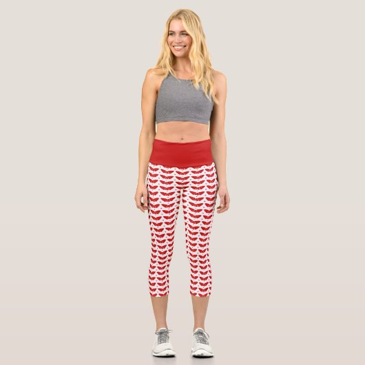 Red Mistletos über Weihnachten im weißen Hintergru Capri Leggings (Vorderseite)