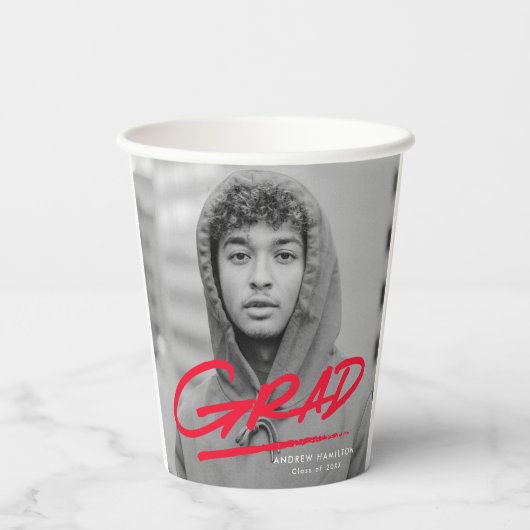 Red Modern Dashed Grad Foto Abschluss Pappbecher (Rückseite)