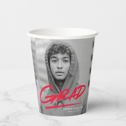Red Modern Dashed Grad Foto Abschluss Pappbecher (Vorderseite)