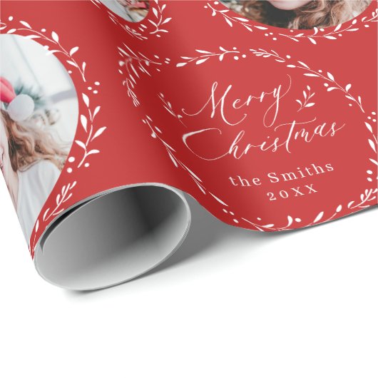 Red Modern Script Merry Christmas Family 6 photo Geschenkpapier (Rolleneckpunkt)