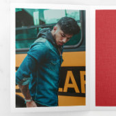 Red Modern Texture Foto Abschluss Dreifach Gefaltete Einladung (Innen Erste Seite)