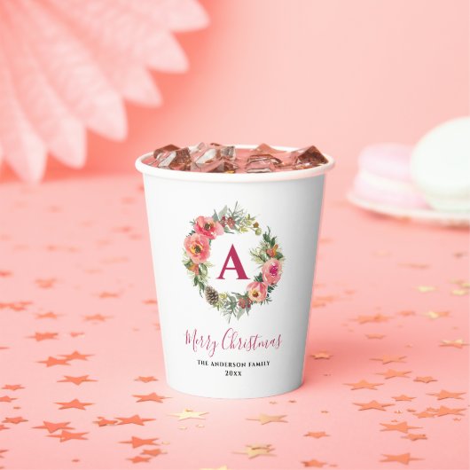 Red Monogram Pink Wreath Greenery Christmas Party Pappbecher (Insitu)