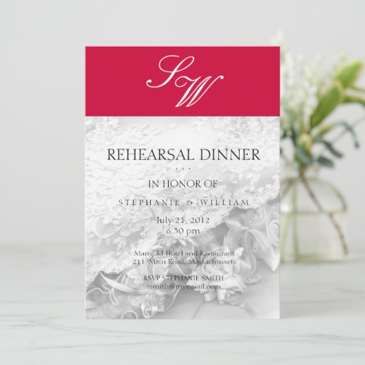 Red Monogram Probe Dinner Card Einladung (Stehend Vorderseite)