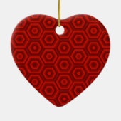 Red Nested Hexagons First Christmas Herz geformt Keramik Ornament (Hinten)