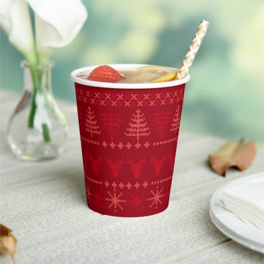 Red Nordic Sweater Muster Holiday Paper Cups Pappbecher (In Situ)