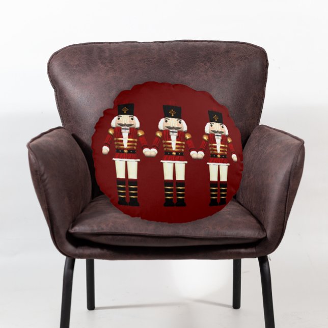 Red Nutcracker und Reindeweihnachtsfest Rundes Kissen (Von Creator hochgeladen)